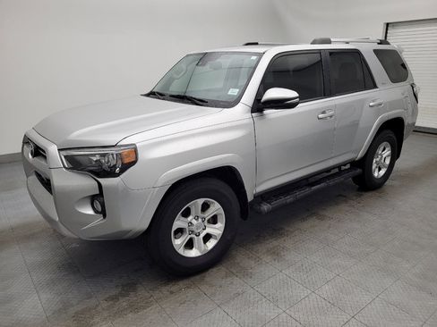 Used 2020 Toyota 4Runner SR5 Premium image 2