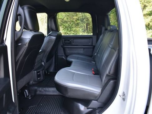Used 2022 RAM 2500 Tradesman w/ Chrome Appearance Group AWD/4WD image 11
