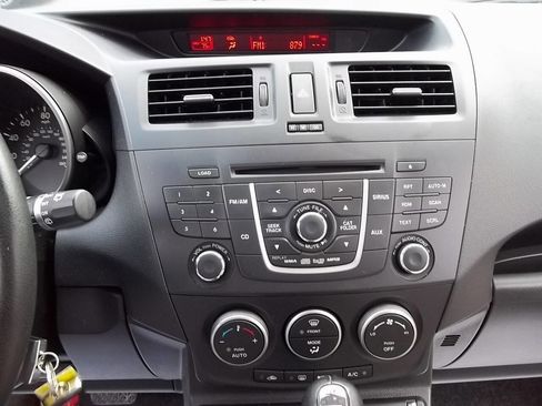 Used 2012 MAZDA MAZDA5 Grand Touring image 19