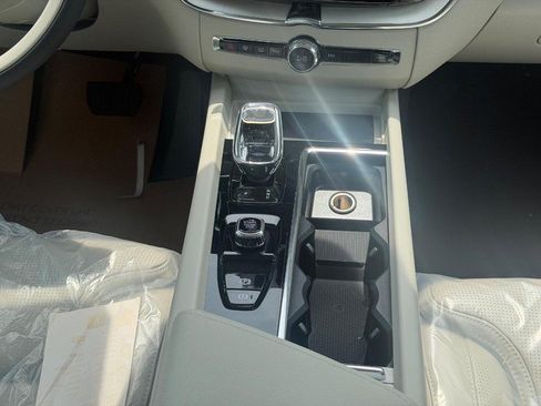 New 2026 Volvo XC60 B5 Ultra w/ Protection Package Premier AWD/4WD image 8
