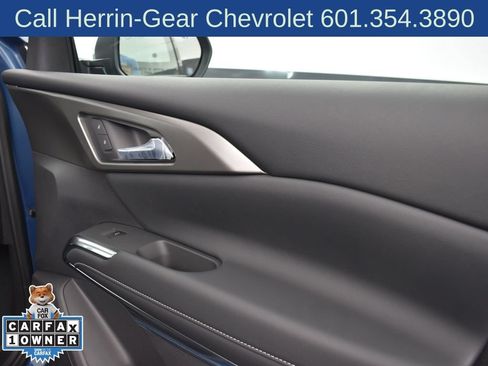 Used 2025 Chevrolet Traverse LT FWD image 23