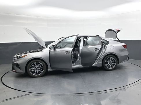 Used 2023 Kia Forte GT-Line w/ GT-Line Premium Package image 45