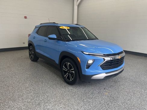 Used 2024 Chevrolet TrailBlazer LT w/ LT Cold Weather Package image 8