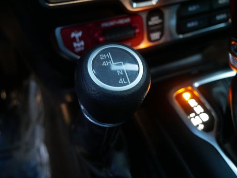 Used 2024 Jeep Wrangler Unlimited Rubicon image 27