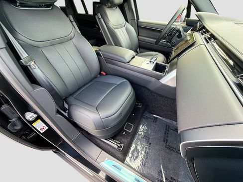 New 2026 Land Rover Range Rover Long Wheelbase Autobiography AWD/4WD image 16