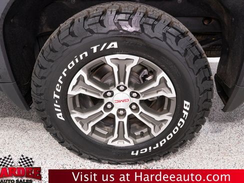 Used 2025 GMC Sierra 1500 SLT AWD/4WD image 10