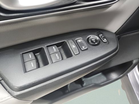 Used 2018 Honda CR-V EX-L image 25