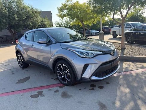 Used 2020 Toyota C-HR XLE FWD image 3