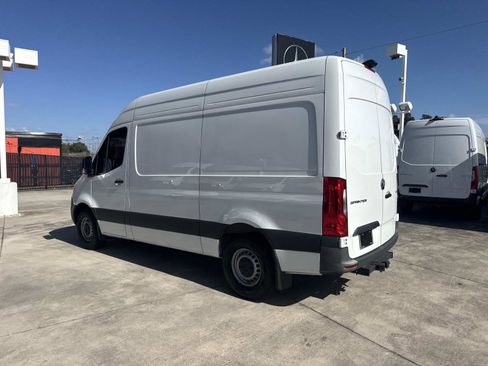 Used 2024 Mercedes-Benz Sprinter 2500 image 12