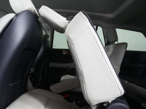 Used 2025 Lincoln Aviator Reserve w/ Jet Appearance Package RWD image 16