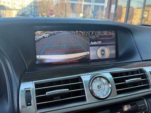 Used 2013 Lexus LS 460 w/ Comfort Pkg image 38