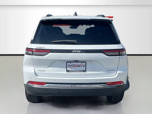 Used 2025 Jeep Grand Cherokee Limited AWD/4WD image 6