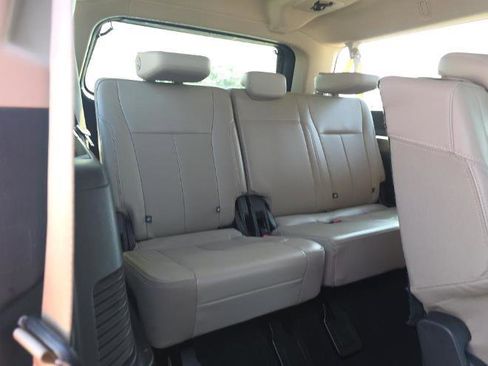 Used 2023 Ford Expedition Max XLT image 8