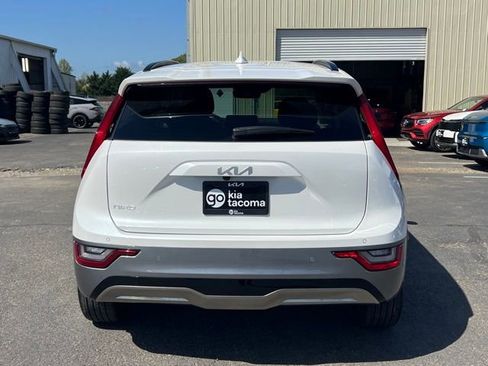 Certified 2024 Kia Niro Wave w/ Wave Preserve Package FWD image 8