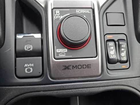 Used 2020 Subaru Forester Premium image 24