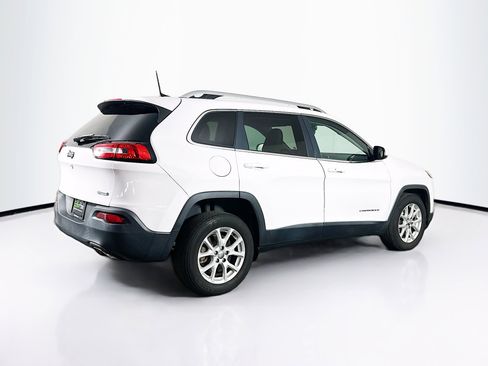 Used 2016 Jeep Cherokee Latitude w/ Comfort/Convenience Group FWD image 9