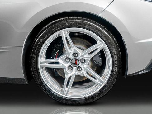 Used 2023 Chevrolet Corvette Stingray Coupe w/ Z51 Performance Package image 18