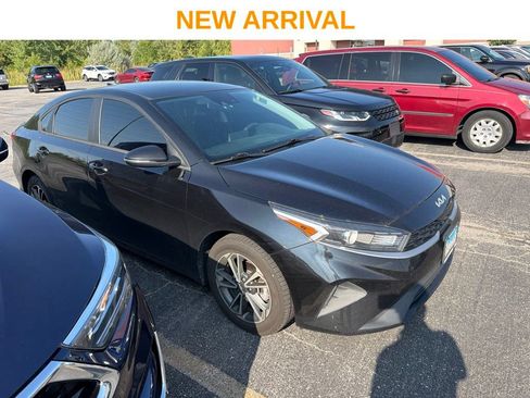 Used 2023 Kia Forte LXS w/ LXS Technology Package FWD image 1