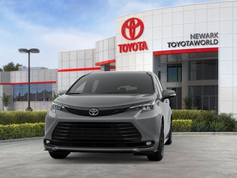New 2026 Toyota Sienna XLE Woodland Edition AWD/4WD image 10