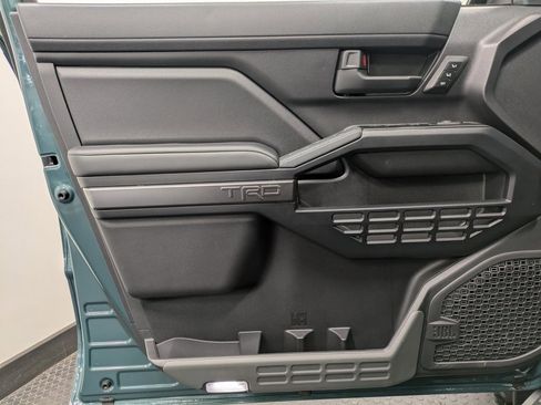 Used 2025 Toyota 4Runner TRD Off-Road Premium image 8