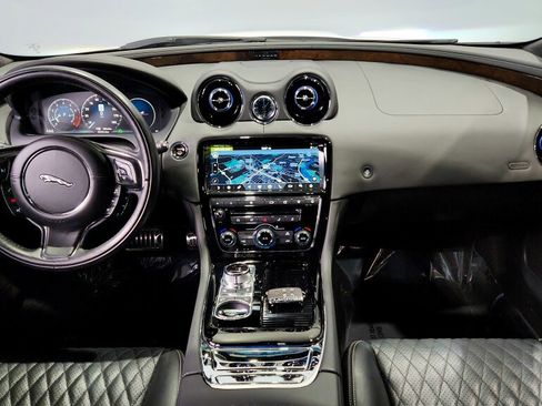 Used 2019 Jaguar XJ AWD image 20