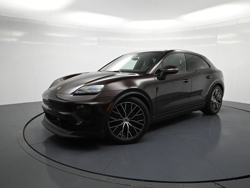 Used 2025 Porsche Macan 4 Electric image 1