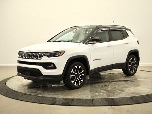 Used 2022 Jeep Compass Limited image 7