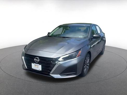 Used 2025 Nissan Altima 2.5 SV FWD image 7