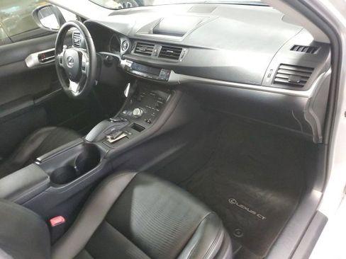 Used 2013 Lexus CT 200h image 23