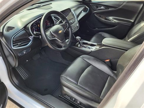Used 2024 Chevrolet Malibu LT image 4
