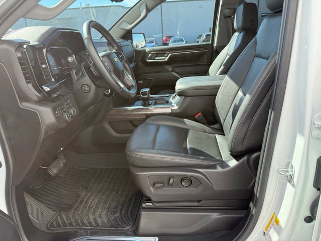 Certified 2024 Chevrolet Silverado 1500 LTZ w/ Technology Package AWD/4WD image 30