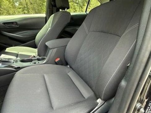 Used 2024 Toyota Corolla LE w/ LE Convenience Package FWD image 9