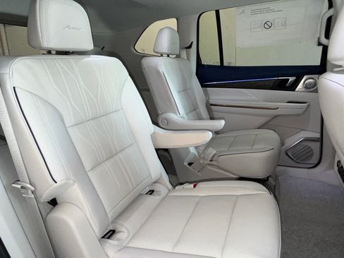 New 2026 Buick Enclave Avenir w/ Super Cruise Package image 36