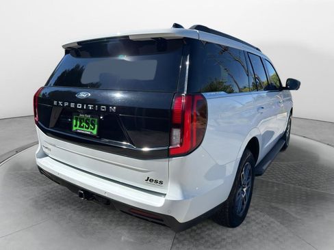 Used 2025 Ford Expedition Active AWD/4WD image 9