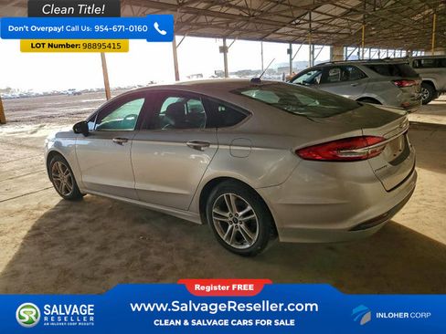 Used 2018 Ford Fusion SE w/ Fusion SE Technology Package image 3