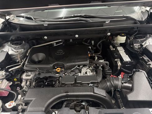 Used 2021 Toyota RAV4 LE FWD image 30