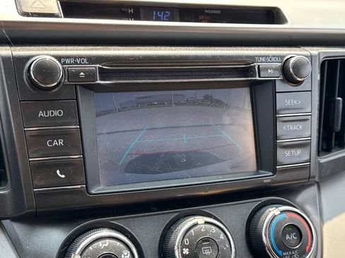 Used 2015 Toyota RAV4 LE AWD/4WD image 25