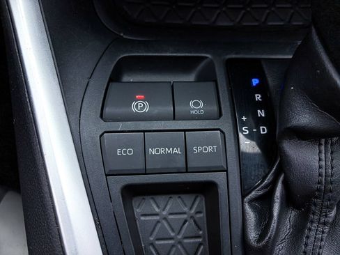 Used 2019 Toyota RAV4 XLE Premium w/ Carpet Mat Package FWD image 25
