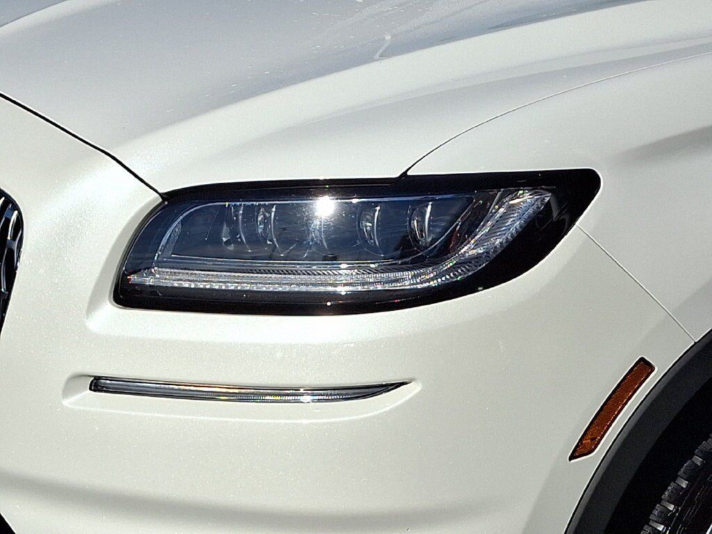 Certified 2023 Lincoln Nautilus Black Label AWD/4WD image 9