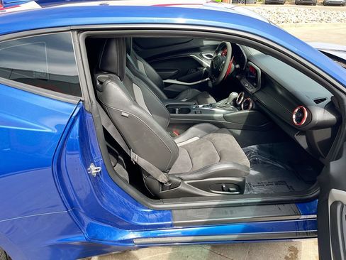 Used 2022 Chevrolet Camaro SS RWD image 27