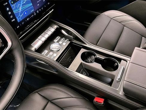 Used 2025 Lincoln Nautilus Premier w/ Jet Appearance Package image 13