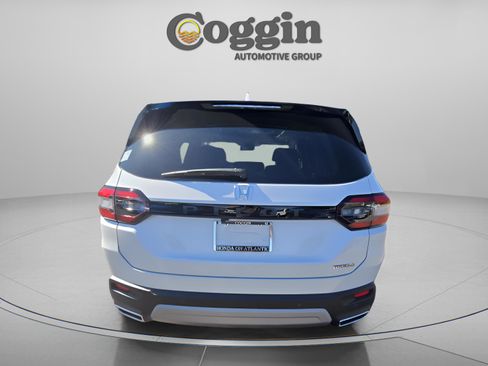 New 2025 Honda Pilot Touring image 6