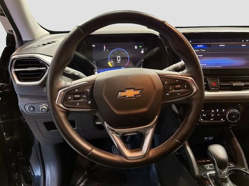 Used 2024 Chevrolet TrailBlazer LT w/ Convenience Package AWD/4WD image 11