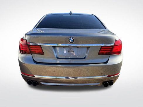 Used 2014 BMW 750Li w/ Executive Package image 5