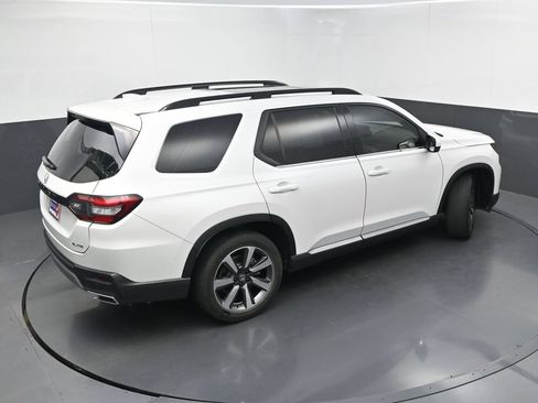 Used 2024 Honda Pilot Elite image 38