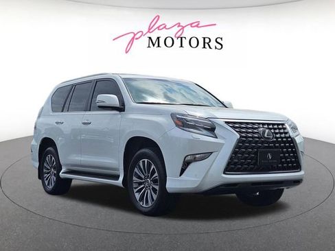 Used 2021 Lexus GX 460 Luxury w/ Accessory Package AWD/4WD image 3