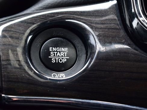 Used 2020 Jeep Grand Cherokee Overland image 27