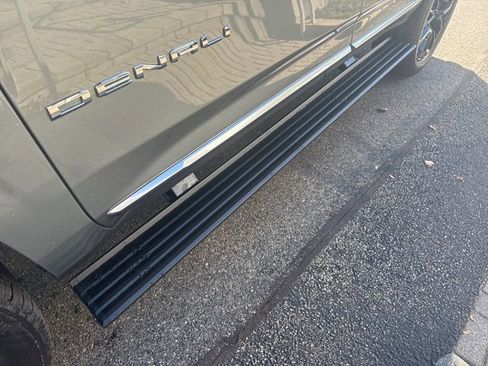 New 2026 GMC Yukon Denali w/ Denali Reserve Package image 6