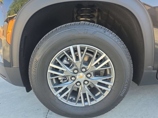 Used 2027 Chevrolet Traverse LT w/ Driver Confidence Package FWD image 32