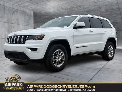 Used 2019 Jeep Grand Cherokee Laredo image 1